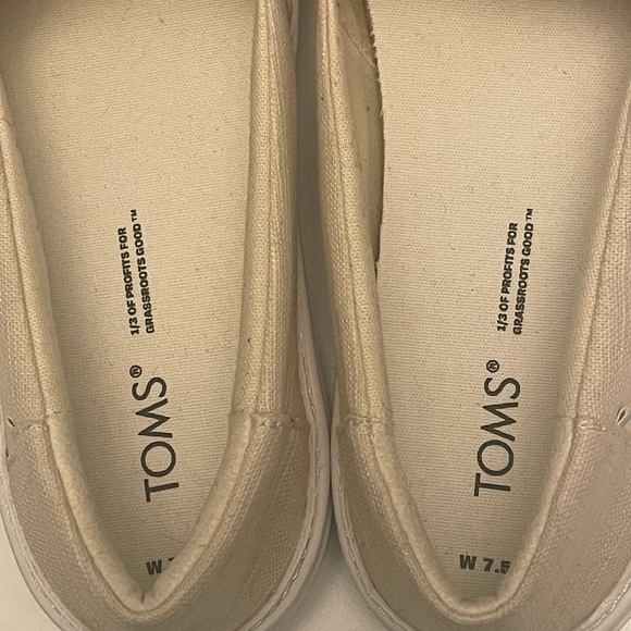 TOM‘S PARKER SLIP ON WOMEN’S BEIGE SNEAKERS CASUAL SHOES SIZE 7.5 - Picture 4 of 8